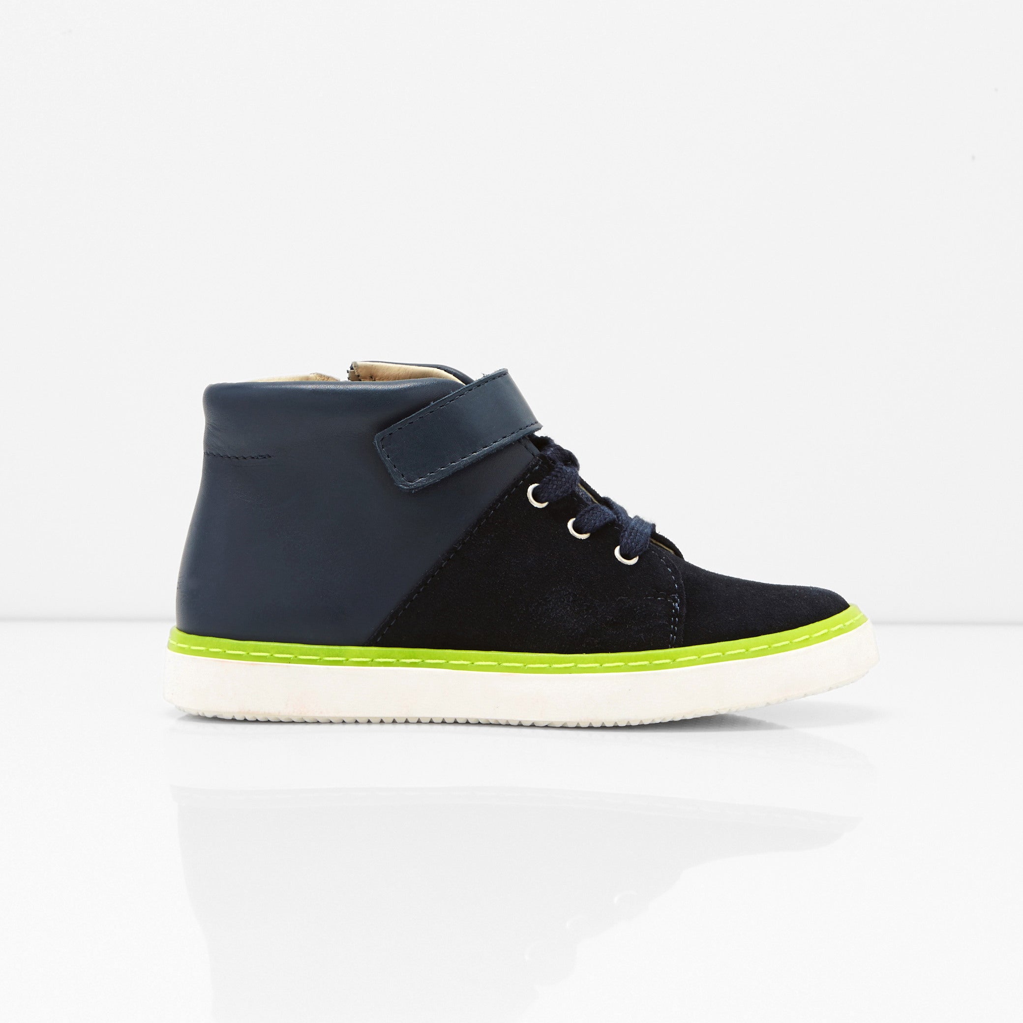 Boy tennis shoes