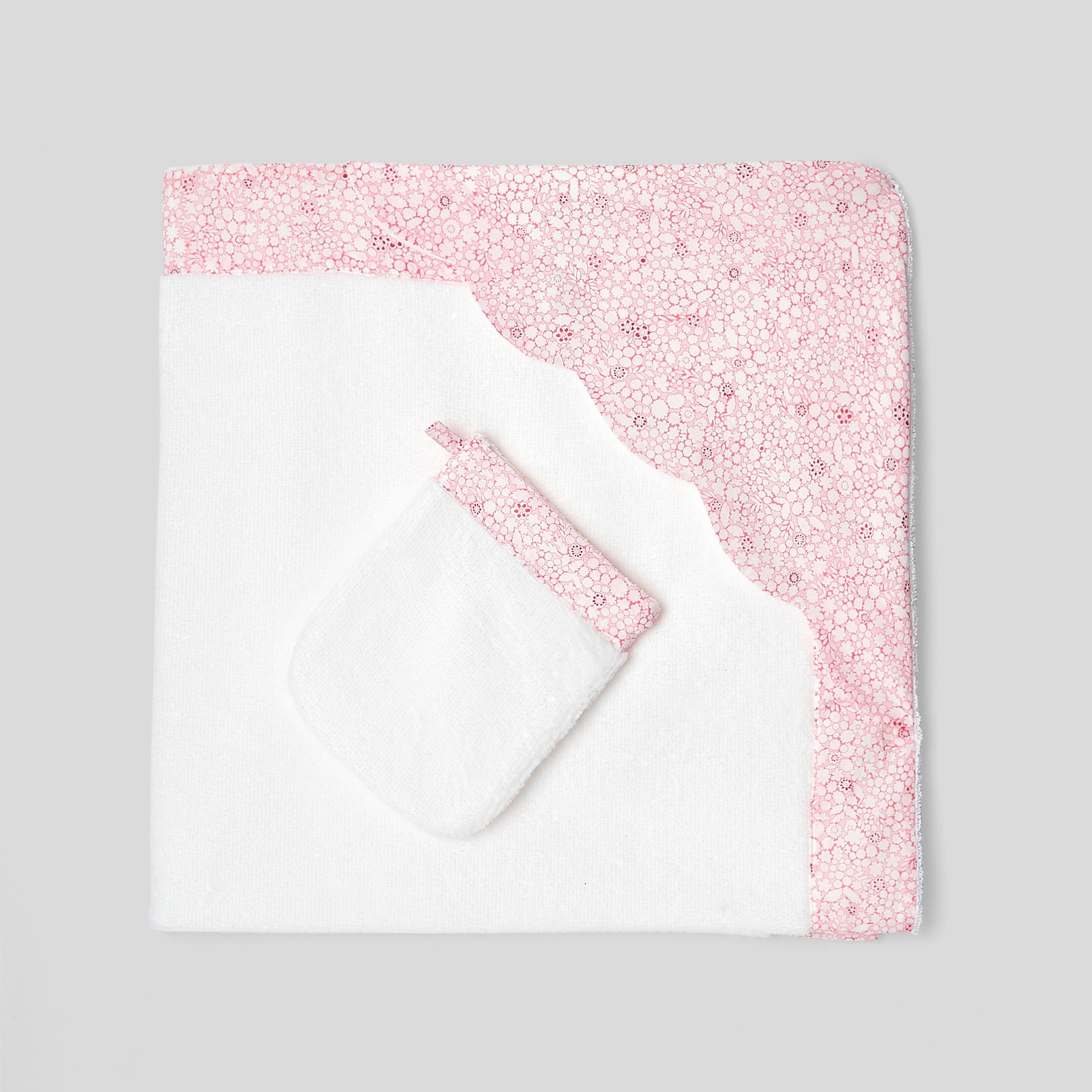 Hooded bath towel with Liberty details