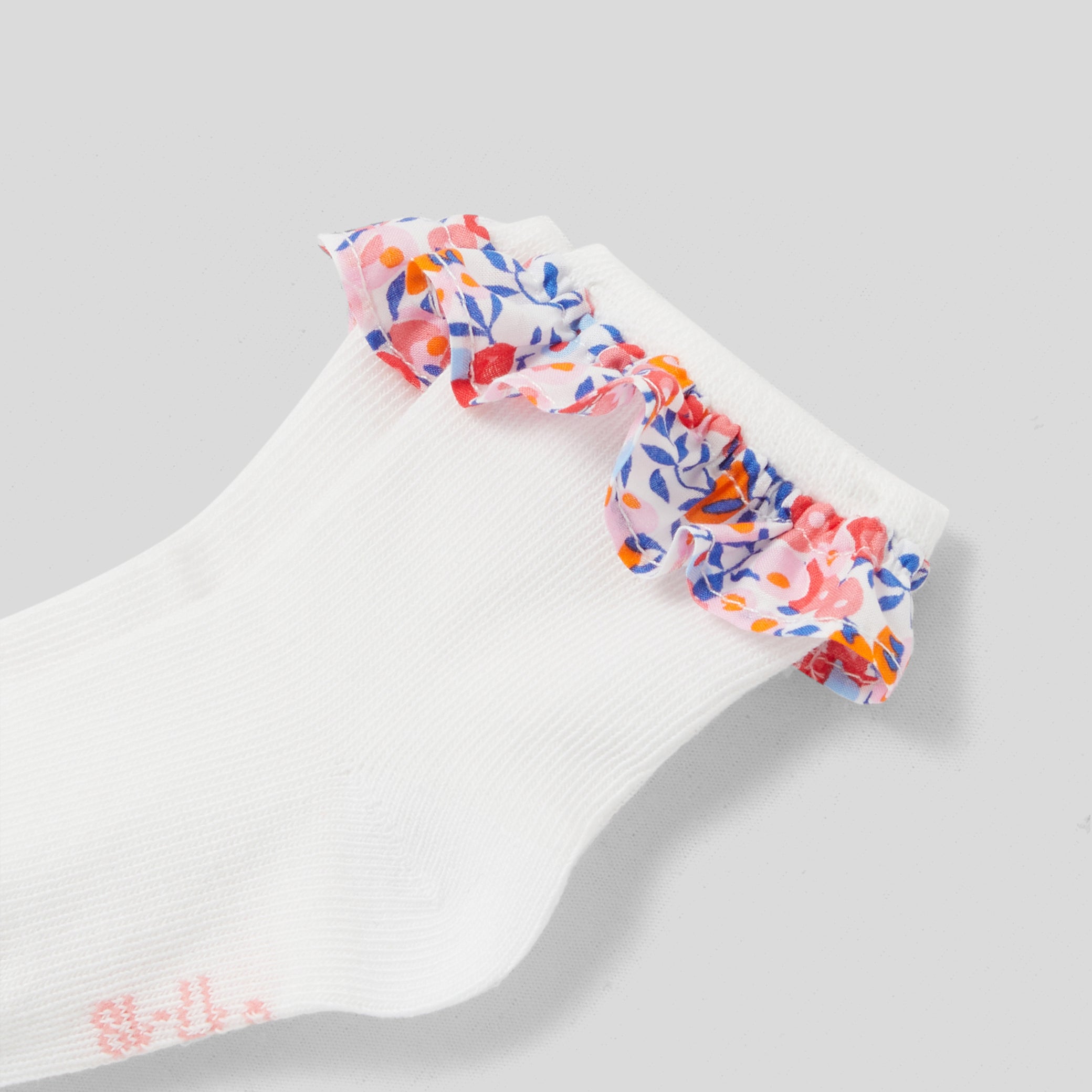Baby-girl-ruffled-socks