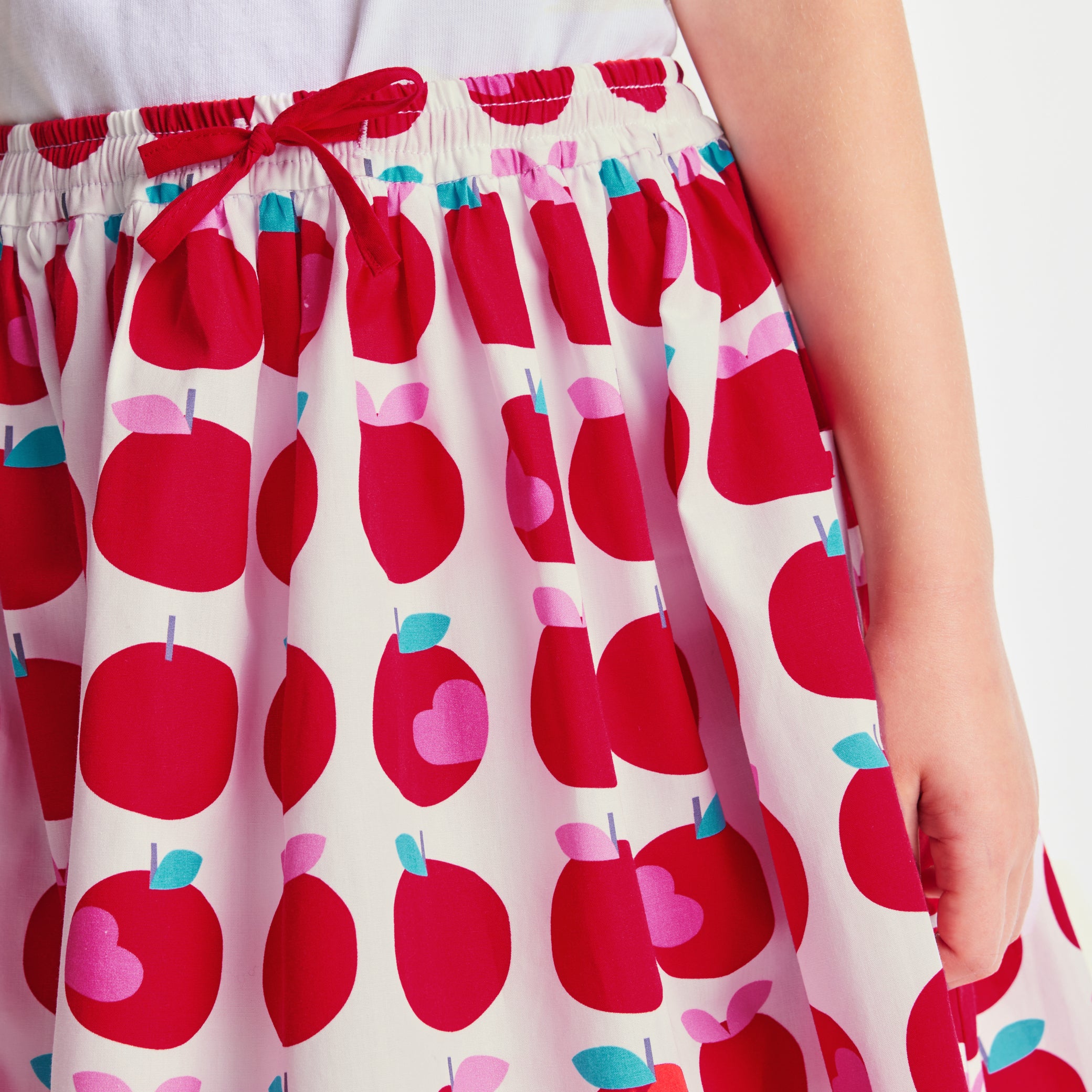 Girl apple print skirt