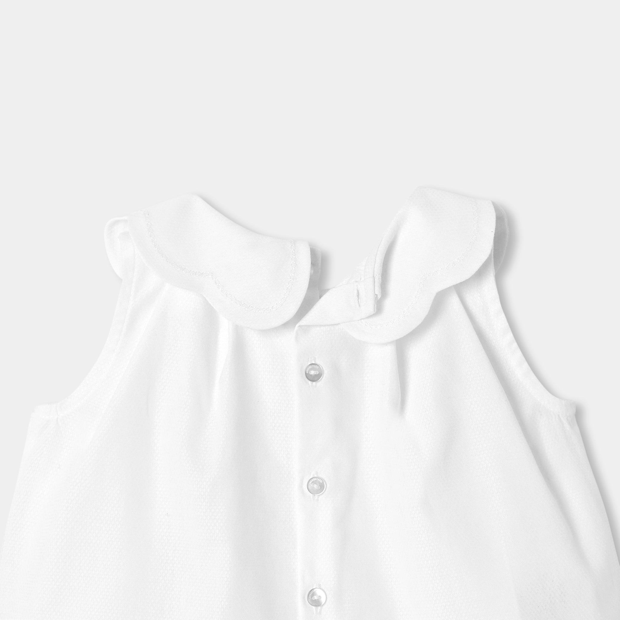 Baby girl blouse with scalloped collar