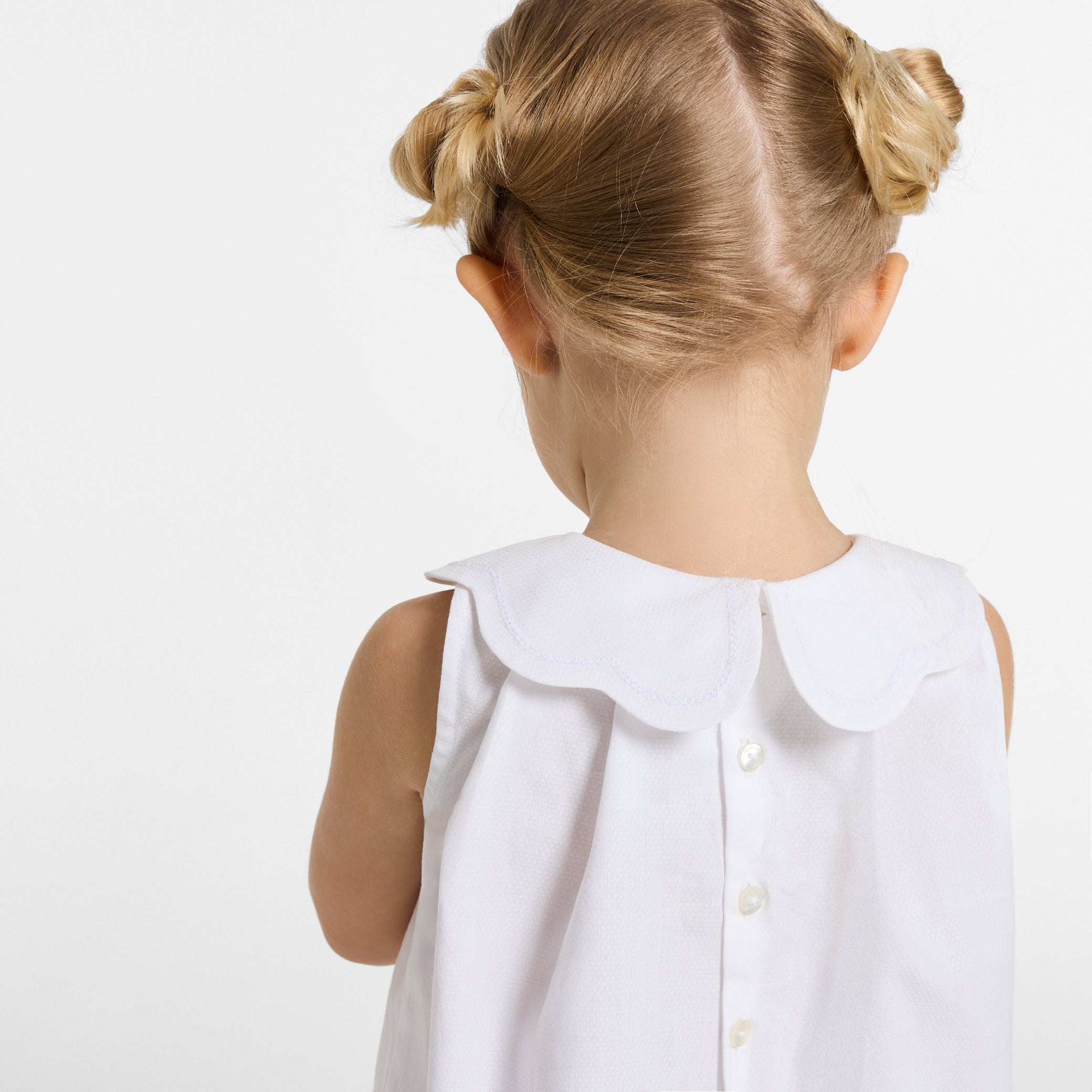 Baby girl blouse with scalloped collar
