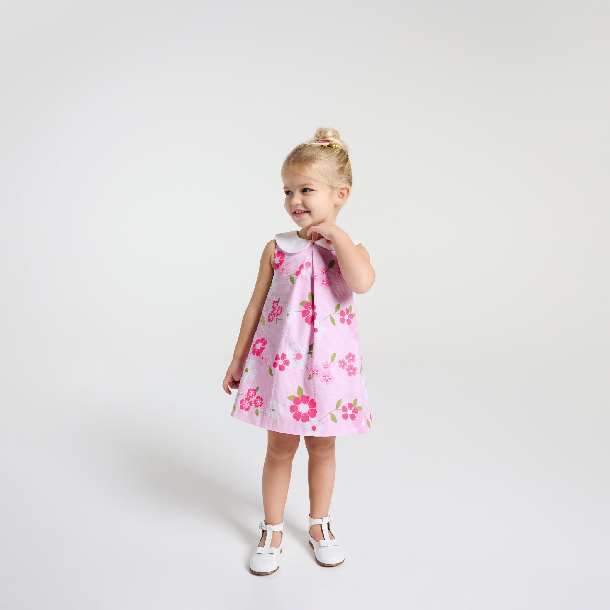 Baby girl dress with floral pattern