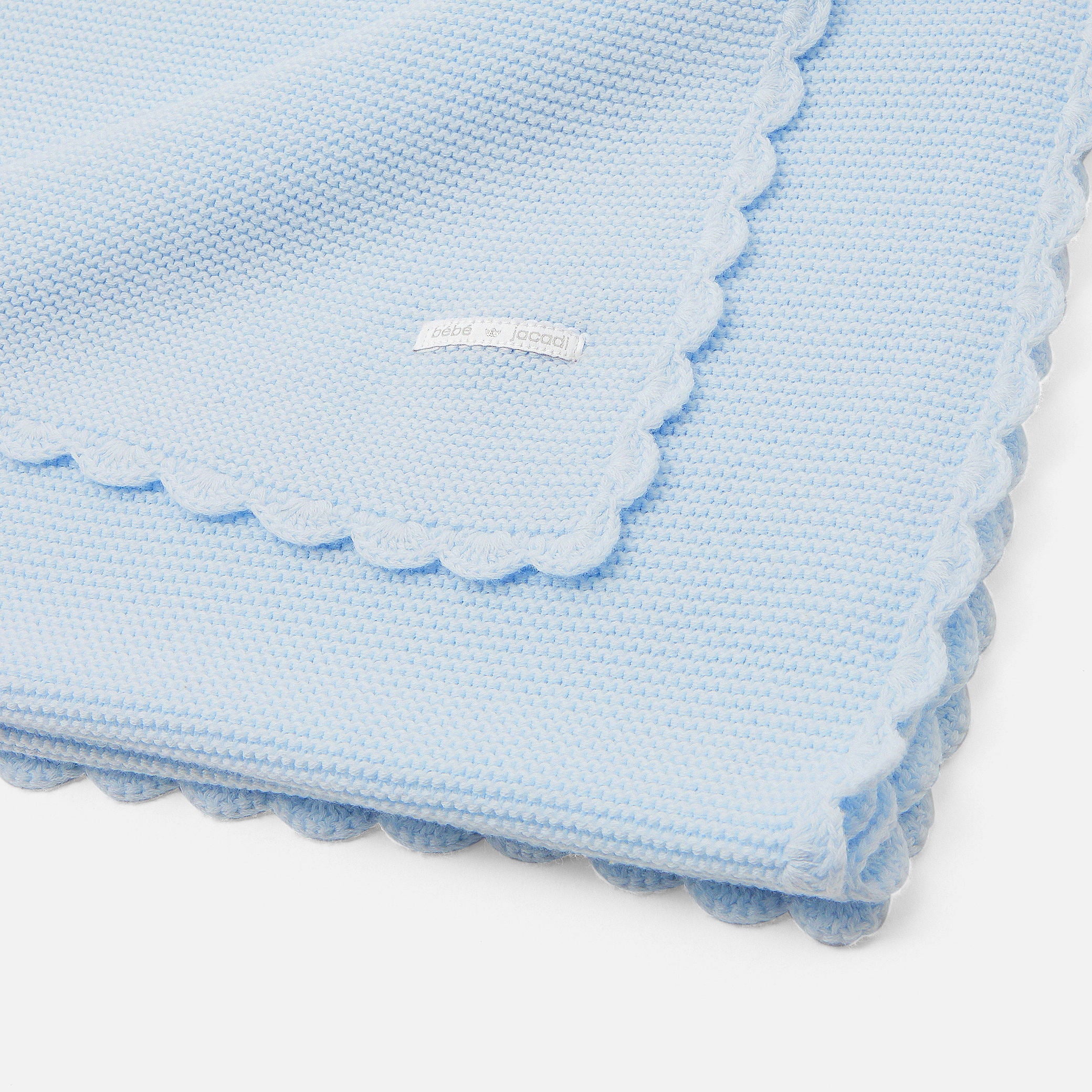 Scalloped blanket