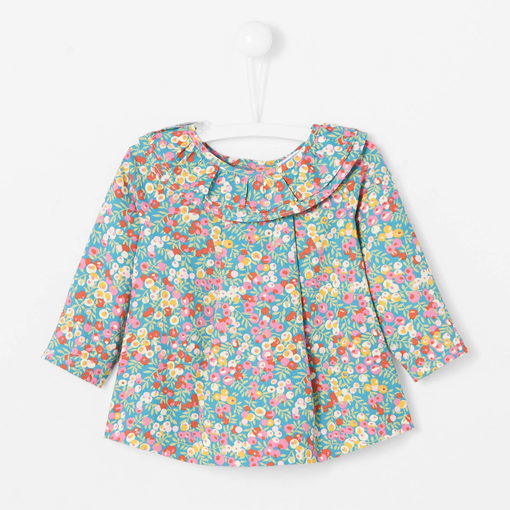 Baby-blouse-in-Liberty-fabric