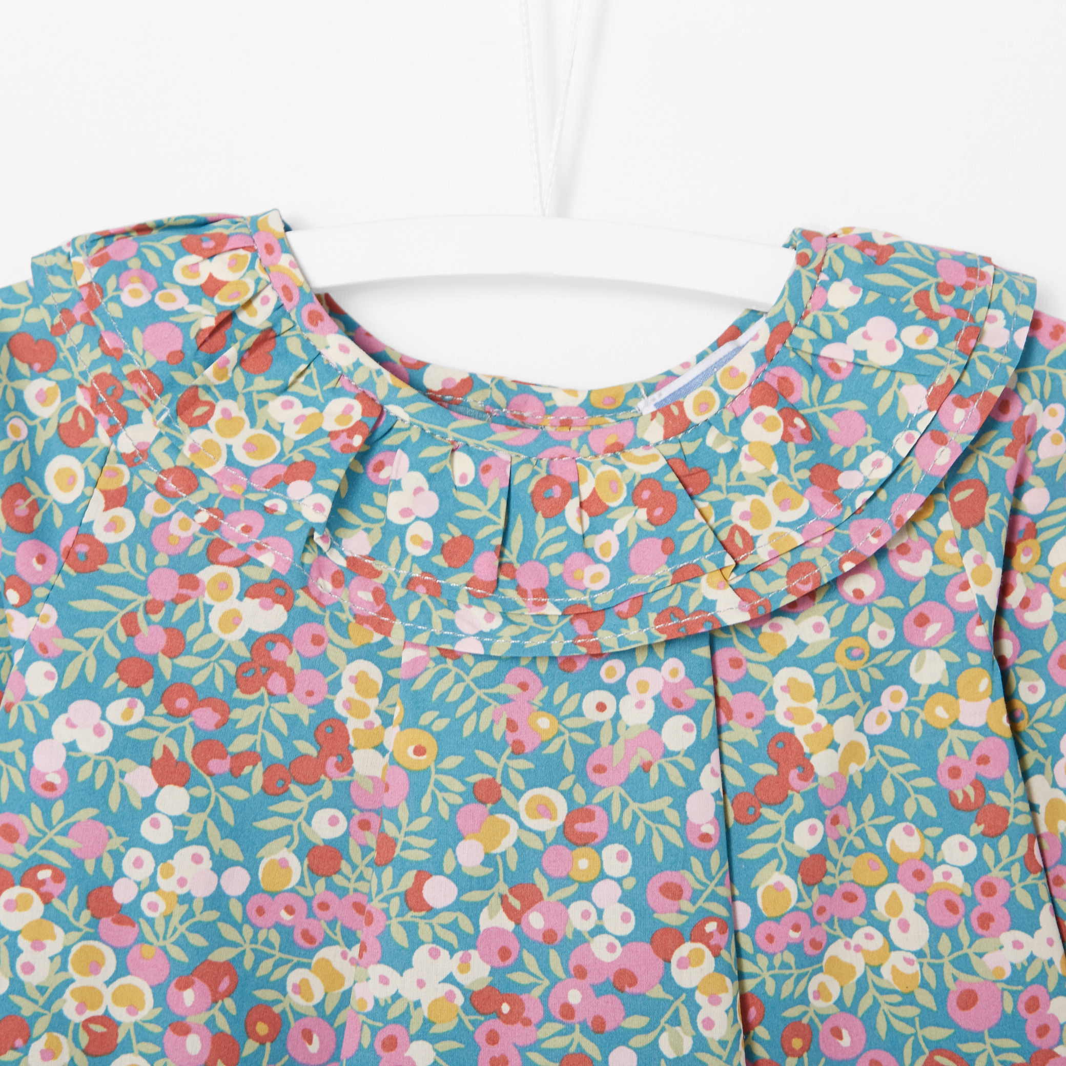 Baby-blouse-in-Liberty-fabric