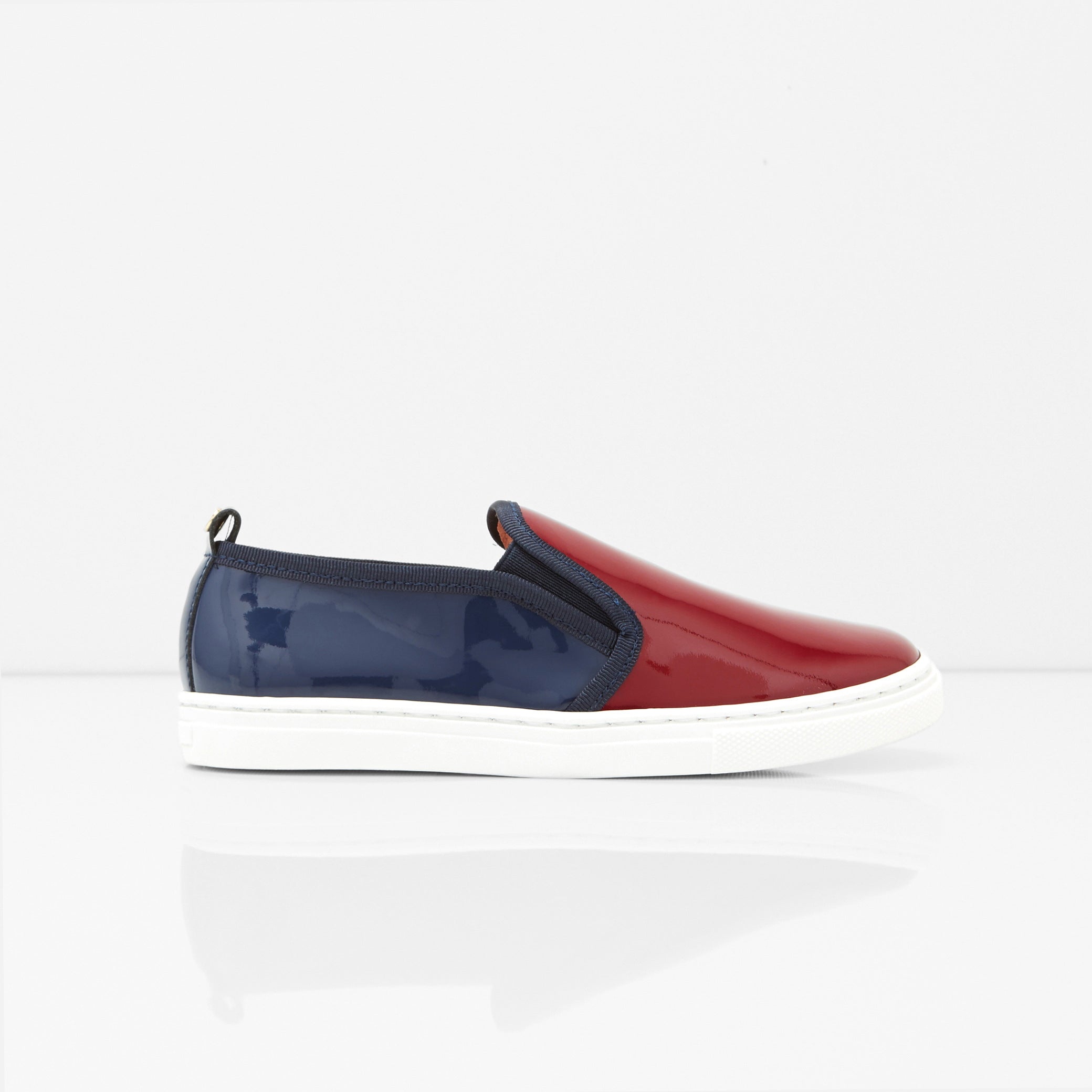 Girl tennis shoes