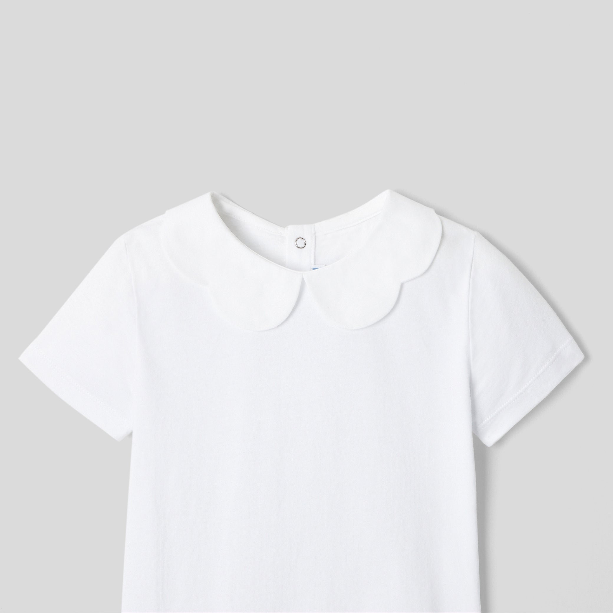 Girl t-shirt with scalloped collar