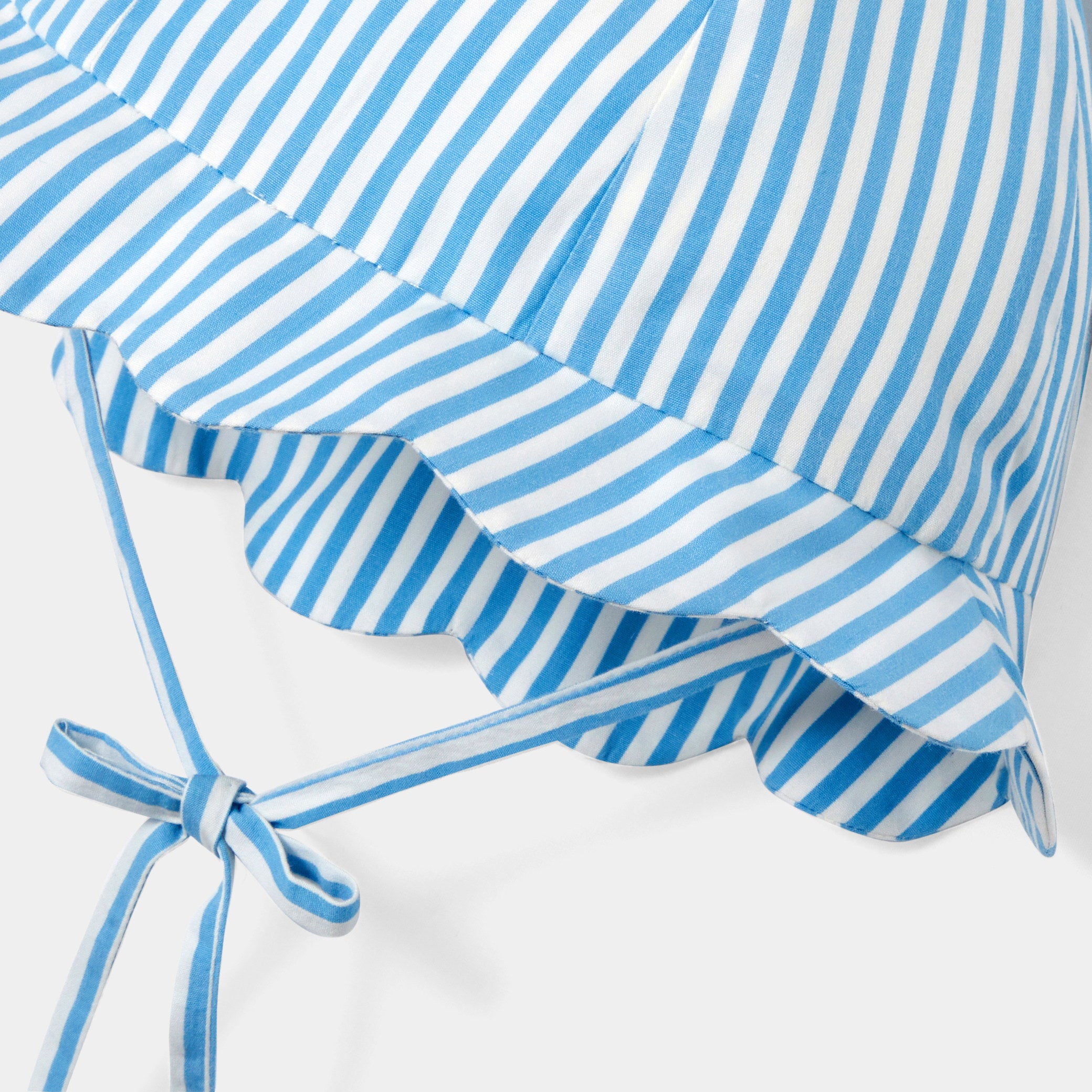 Toddler girl scalloped  hat