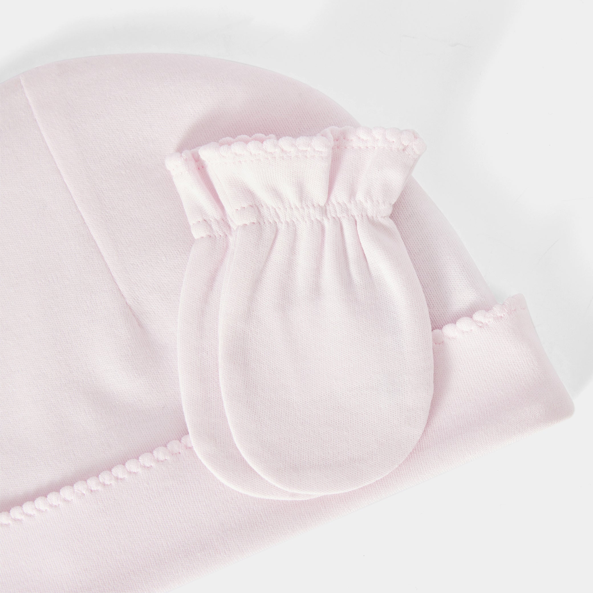 Baby bonnet and mittens set