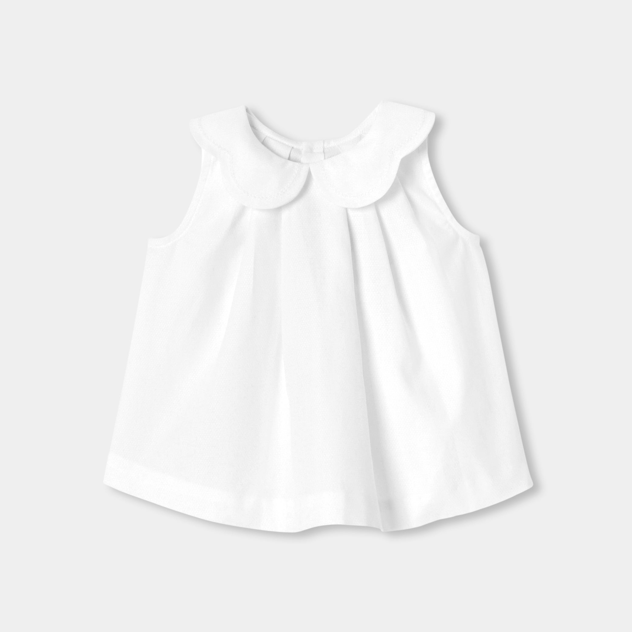 Baby girl blouse with scalloped collar